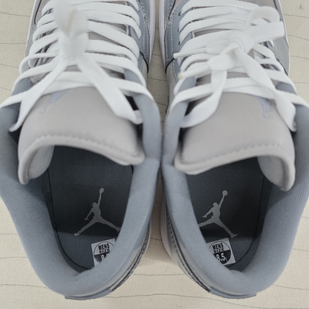 Air Jordan Mens 1 SE Low Patent Cool Grey White Sneakers Shoes HF3148-011 Sz 8.5 - Picture 12 of 13